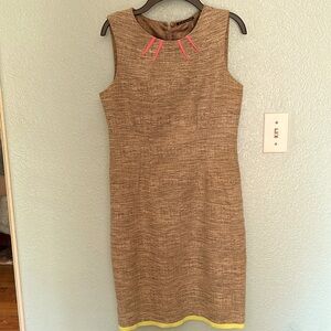 Elie Tahari sleeveless gray/brown tweed sheath dress.
